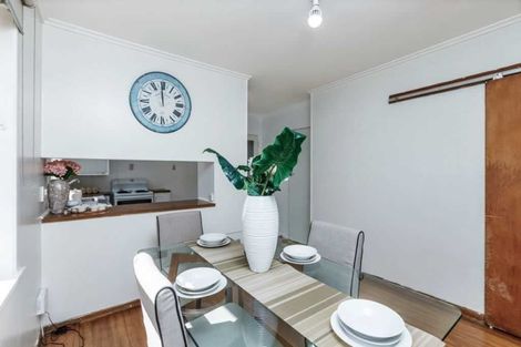 Photo of property in 49 Totaravale Drive, Totara Vale, Auckland, 0629