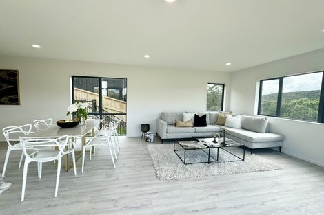 Photo of property in 27 Kotuitui Drive, Wainui, 0992