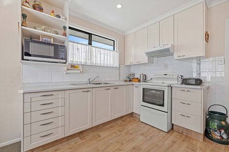 Photo of property in 38 Frensham Crescent, Woolston, Christchurch, 8062