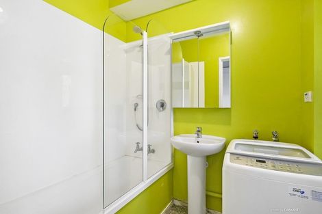 Photo of property in Kingsgate Flats, 10 Austin Street, Mount Victoria, Wellington, 6011