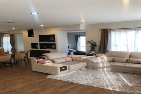 Photo of property in 21b Stamford Crescent, Flat Bush, Auckland, 2019