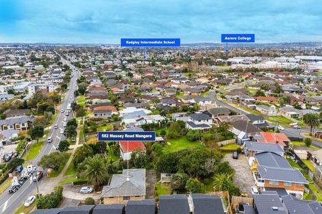 Photo of property in 582 Massey Road, Mangere, Auckland, 2022