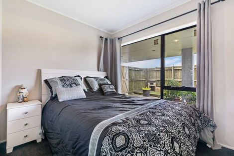 Photo of property in 2/83 Meadowland Drive, Somerville, Auckland, 2014