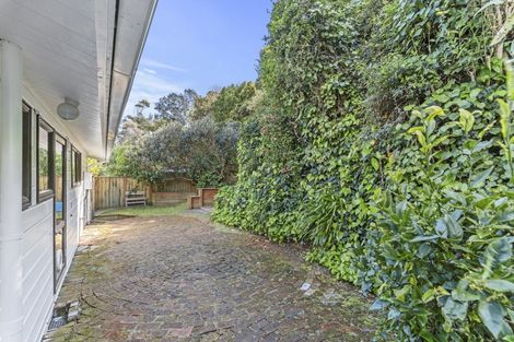 Photo of property in 23 Ambury Place, Merrilands, New Plymouth, 4312