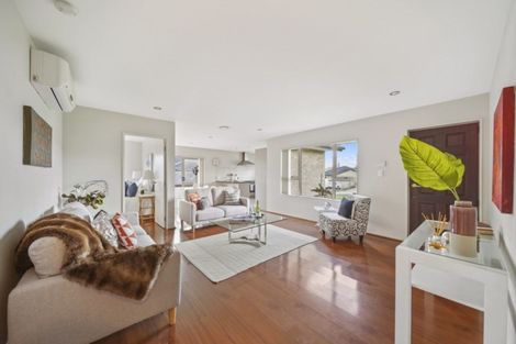 Photo of property in 7 John Broad Place, Flat Bush, Auckland, 2019