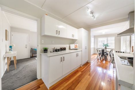 Photo of property in 5 John Street, Stokes Valley, Lower Hutt, 5019