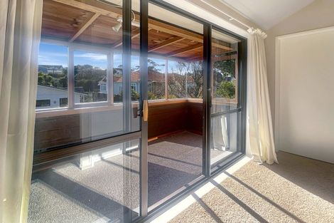 Photo of property in 2/136 Karori Road, Karori, Wellington, 6012