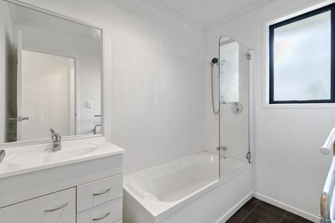 Photo of property in 2/57 Redcrest Avenue, Red Hill, Papakura, 2110