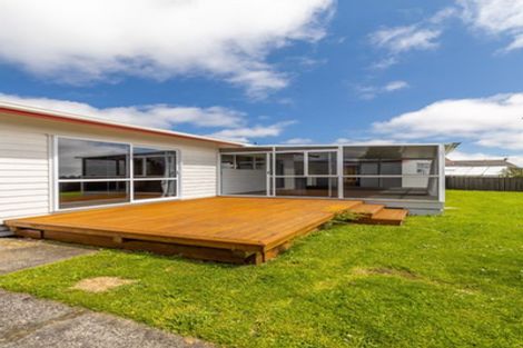 Photo of property in 26 Heta Road, Highlands Park, New Plymouth, 4312