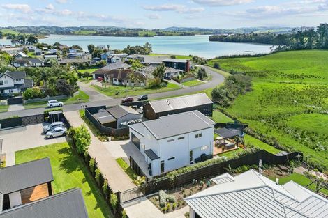 Photo of property in 6b Goble Road, Clarks Beach, Pukekohe, 2679
