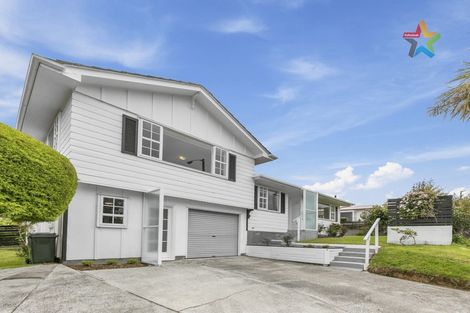 Photo of property in 2 Waipounamu Drive, Kelson, Lower Hutt, 5010