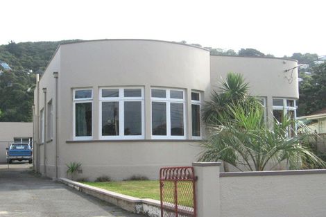 Photo of property in 100 Freyberg Street, Lyall Bay, Wellington, 6022