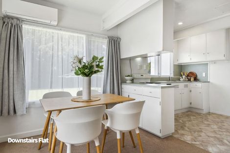 Photo of property in 16 Keldale Place, Forrest Hill, Auckland, 0620