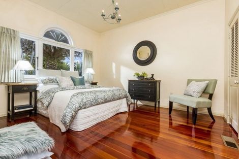 Photo of property in 10 Louvain Place, Greenhithe, Auckland, 0632