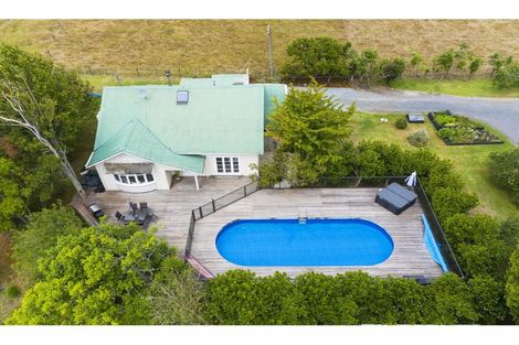 Photo of property in 122 Reid Road, Glenbrook, Waiuku, 2681