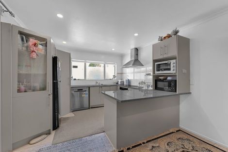 Photo of property in 13 Bushpark Place, Flat Bush, Auckland, 2016