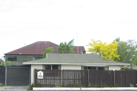 Photo of property in 2/52 Prestons Road, Redwood, Christchurch, 8051