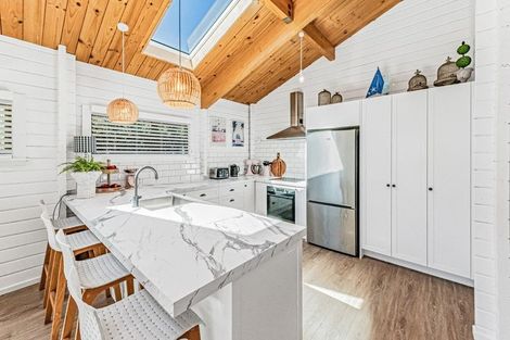 Photo of property in 11 Swindells Road, Waikuku Beach, 7473