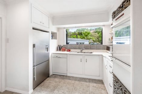 Photo of property in 13 Awaruku Road, Torbay, Auckland, 0630