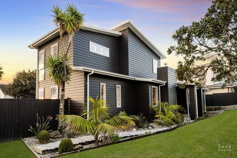 Photo of property in 39 Kittiwake Drive, Schnapper Rock, Auckland, 0632