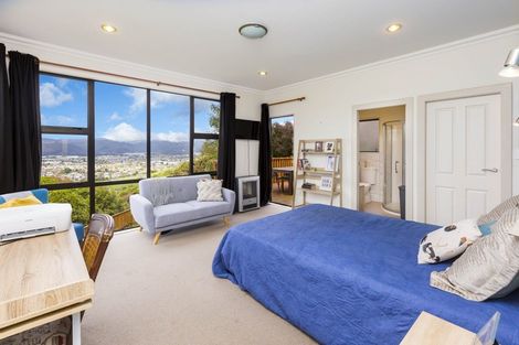 Photo of property in 15 Swain Grove, Riverstone Terraces, Upper Hutt, 5018