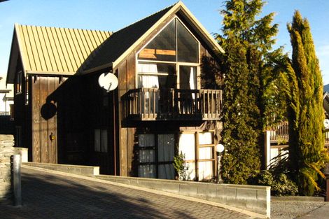 Photo of property in 2/5 Sydney Street, Queenstown, 9300