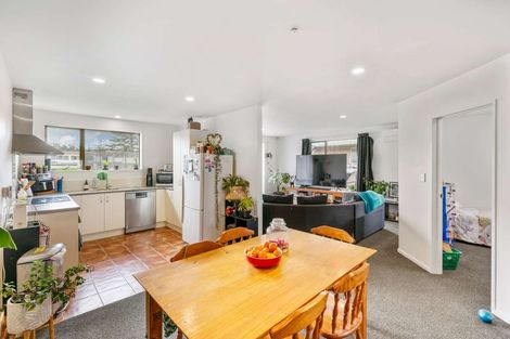 Photo of property in 18 Chic Gardens, Parakai, 0830