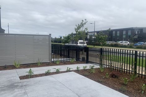 Photo of property in 10 Port Way, Rosehill, Papakura, 2113