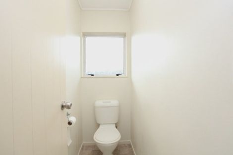 Photo of property in 2/10 Kallaroo Place, Botany Downs, Auckland, 2010