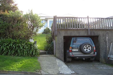 Photo of property in 24 Grove Road, Kelburn, Wellington, 6012