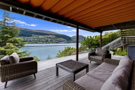Photo of property in 5 Mincher Road, Kelvin Heights, Queenstown, 9300