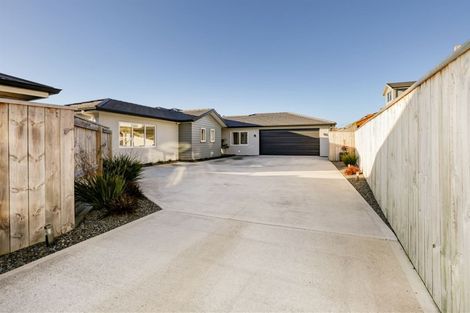 Photo of property in 7 Margaret Shields Avenue, Aotea, Porirua, 5024