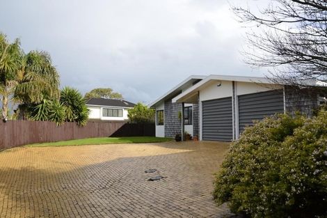 Photo of property in 6 Antilla Place, Half Moon Bay, Auckland, 2012