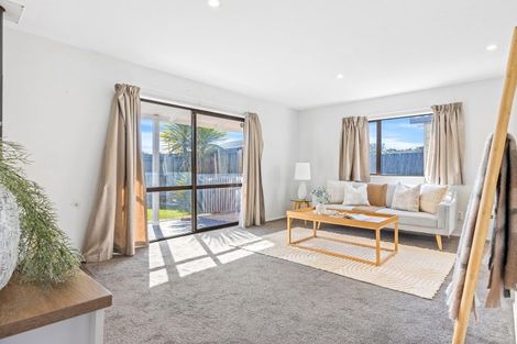 Photo of property in 9b Lindis Lane, New Brighton, Christchurch, 8083