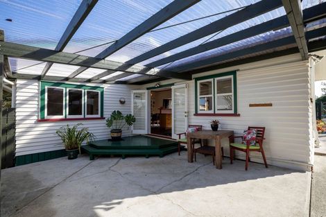 Photo of property in 1 Kent Road, Regent, Whangarei, 0112