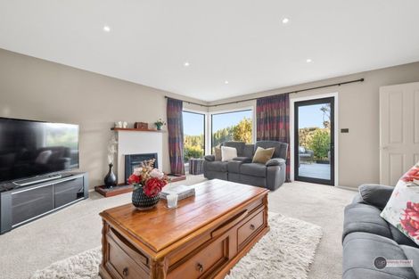 Photo of property in 67 Mount Marua Way, Timberlea, Upper Hutt, 5018