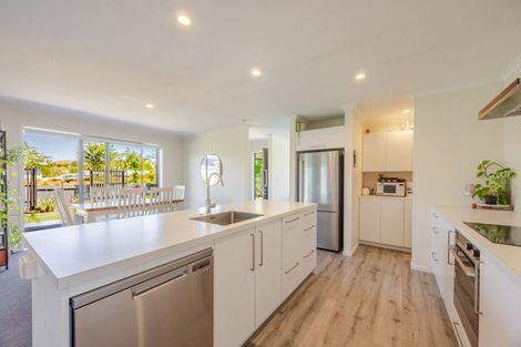 Photo of property in 20 Dee Street, Otane, 4202