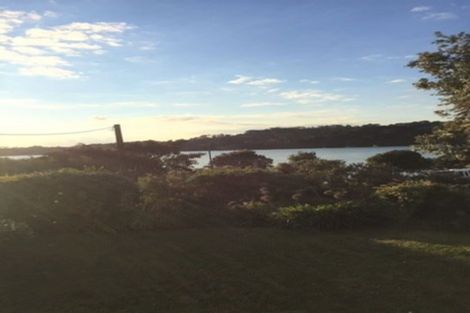 Photo of property in 1/1 Alison Avenue, Herald Island, Auckland, 0618