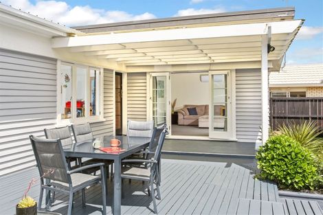 Photo of property in 22 Laurie Avenue, Papakura, 2110