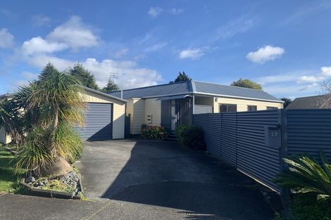 Photo of property in 13 Gloaming Place, Conifer Grove, Takanini, 2112