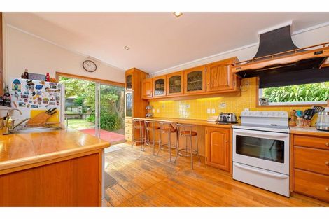 Photo of property in 50 Victoria Avenue, Waiuku, 2123