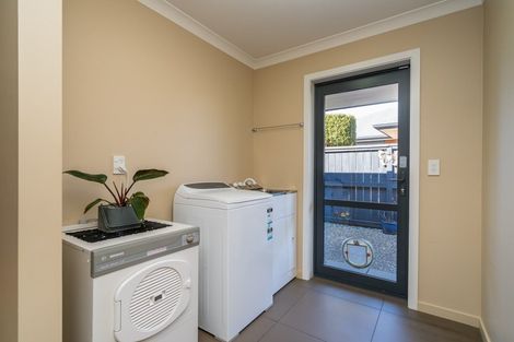 Photo of property in 10 Kura Place, Mosgiel, 9024