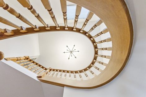 Photo of property in 10 Andrea Place, Sunnyhills, Auckland, 2010