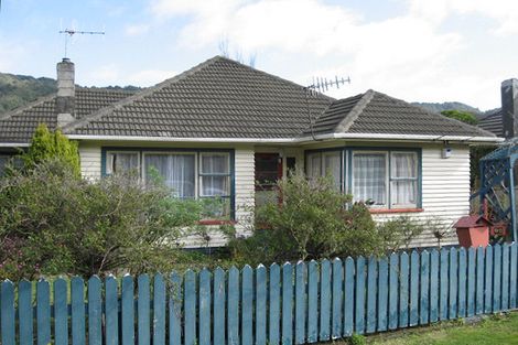 Photo of property in 92 Wood Street, Wainuiomata, Lower Hutt, 5014