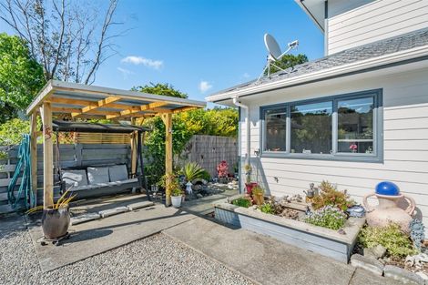 Photo of property in 25a Pinehaven Road, Pinehaven, Upper Hutt, 5019