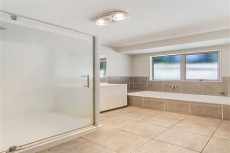 Photo of property in 17a Valley Road, Waiuku, 2123