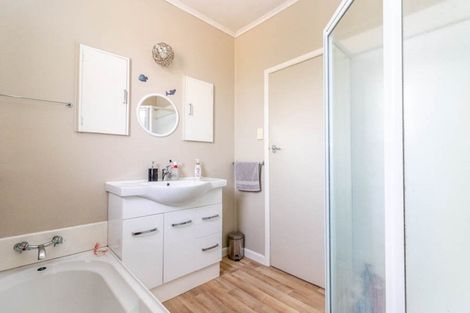 Photo of property in 42 Thames Road, Paeroa, 3600