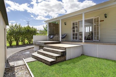 Photo of property in 23 Makiri Street, Helensville, 0800