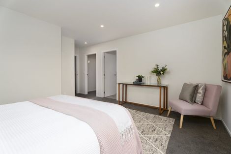 Photo of property in 1 Pine Hill Rise, Glenside, Wellington, 6037