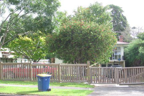 Photo of property in 108 Edmonton Road, Henderson, Auckland, 0612